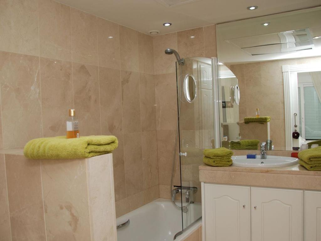 D12 Espectacular Y Moderno Apartamento En Primera Linea - Estepona - Sinfonia Del Mar מראה חיצוני תמונה